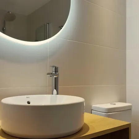 Aparthotel Myo Barcelona & *