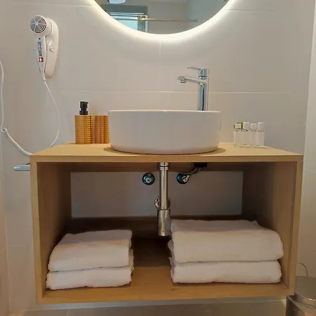 Aparthotel Myo Barcelona & *